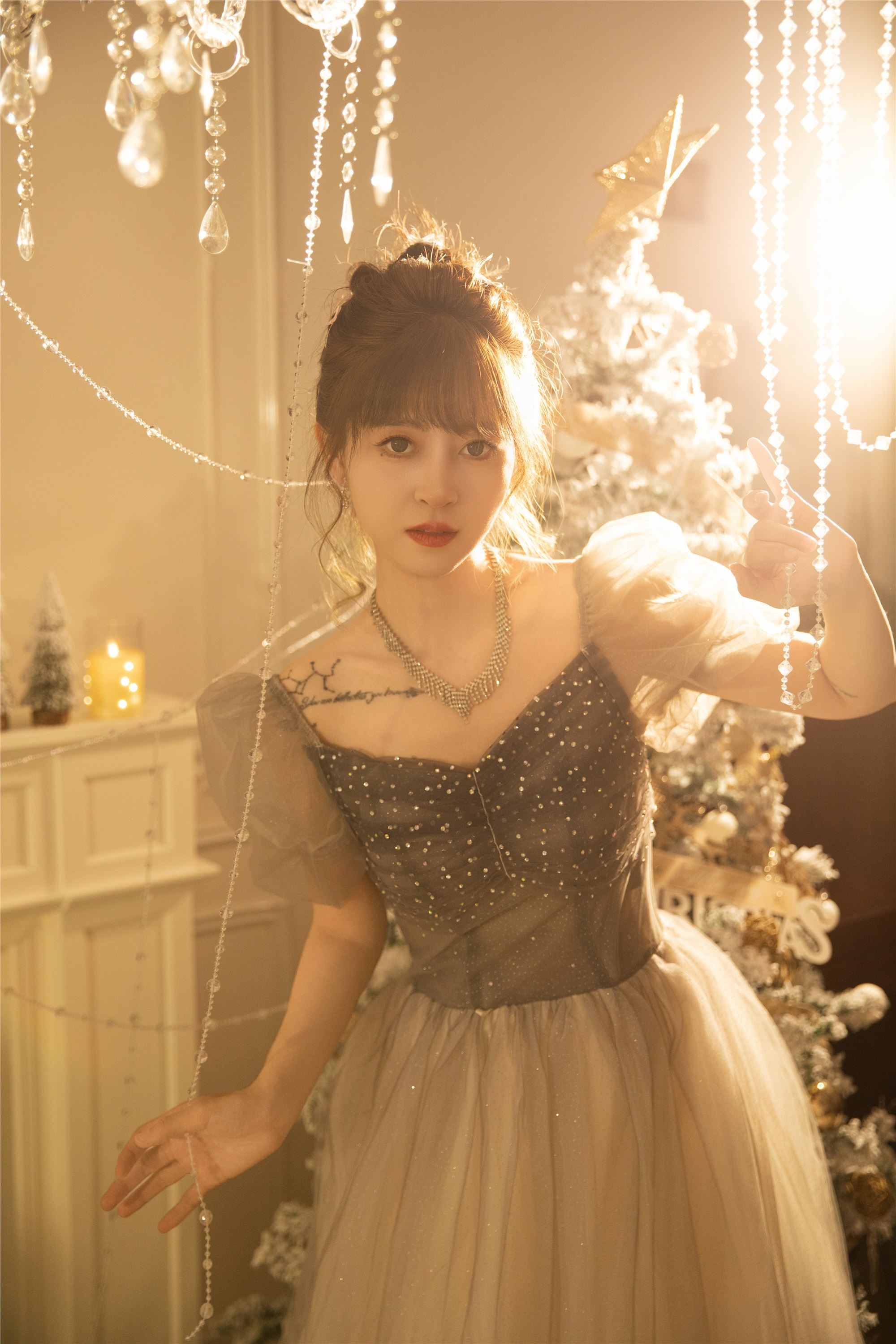 YITUYU艺图语 2025.01.02 金碧辉煌 壹萱-